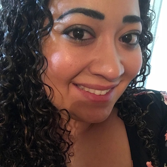 Meet your Posher, Shannon - Picture 1 of 2